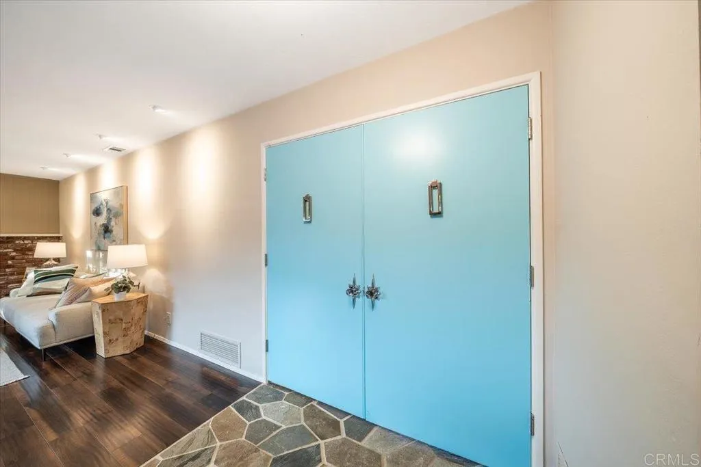 https://cdn.realtyfeed.com/cdn/127/306738852/f7ce528a5a3bddb59accac940fe7bc8d.webp