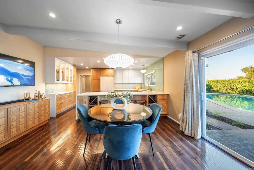 https://cdn.realtyfeed.com/cdn/127/306738853/3cc3812fbb0587a83f311f51623f6c19.webp