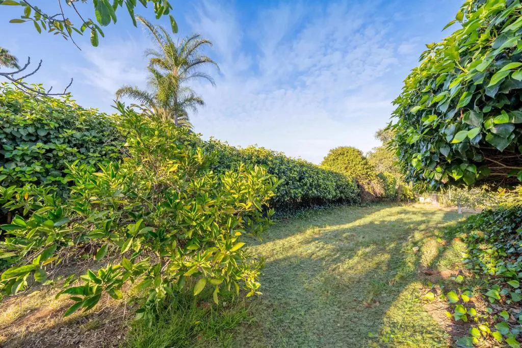 https://cdn.realtyfeed.com/cdn/127/306738853/9dd07d52f326456bed6666adbdeec2c6.webp