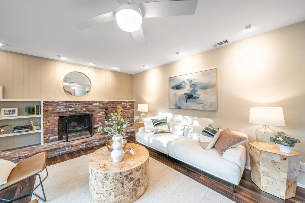 https://cdn.realtyfeed.com/cdn/127/306738853/cda365ce250f4c3f106e577b96853882.webp