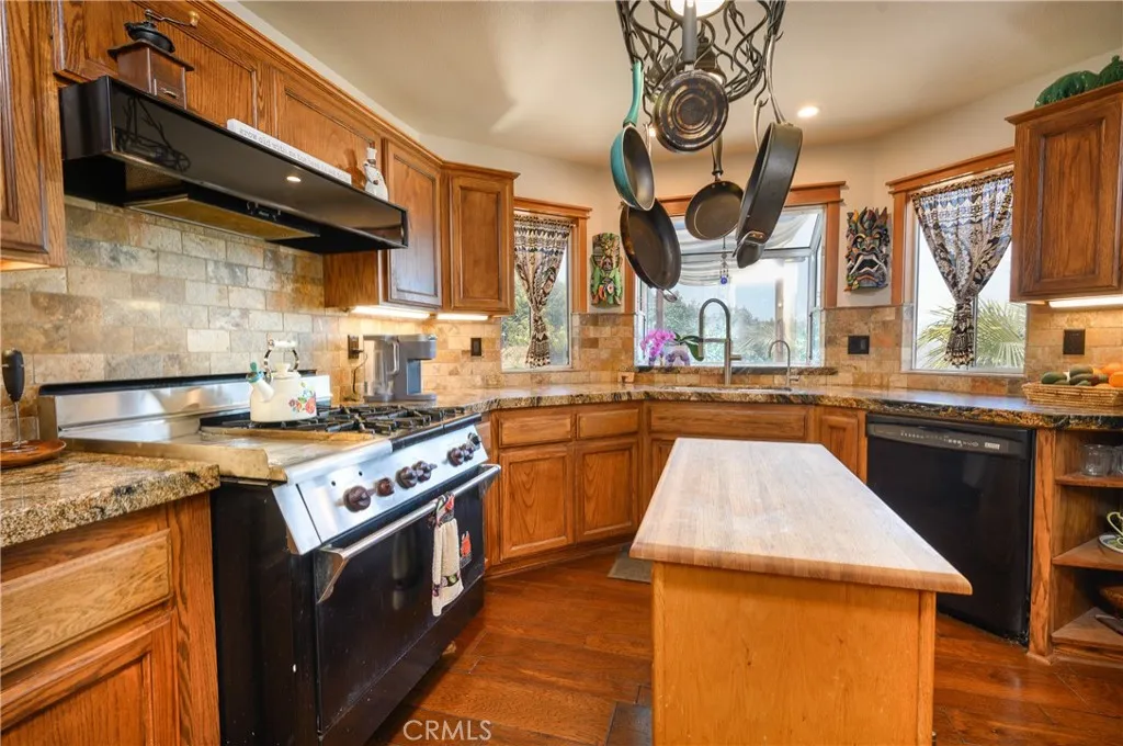 https://cdn.realtyfeed.com/cdn/127/306738942/8382c3ab1e097efd7f82036b074c34fd.webp