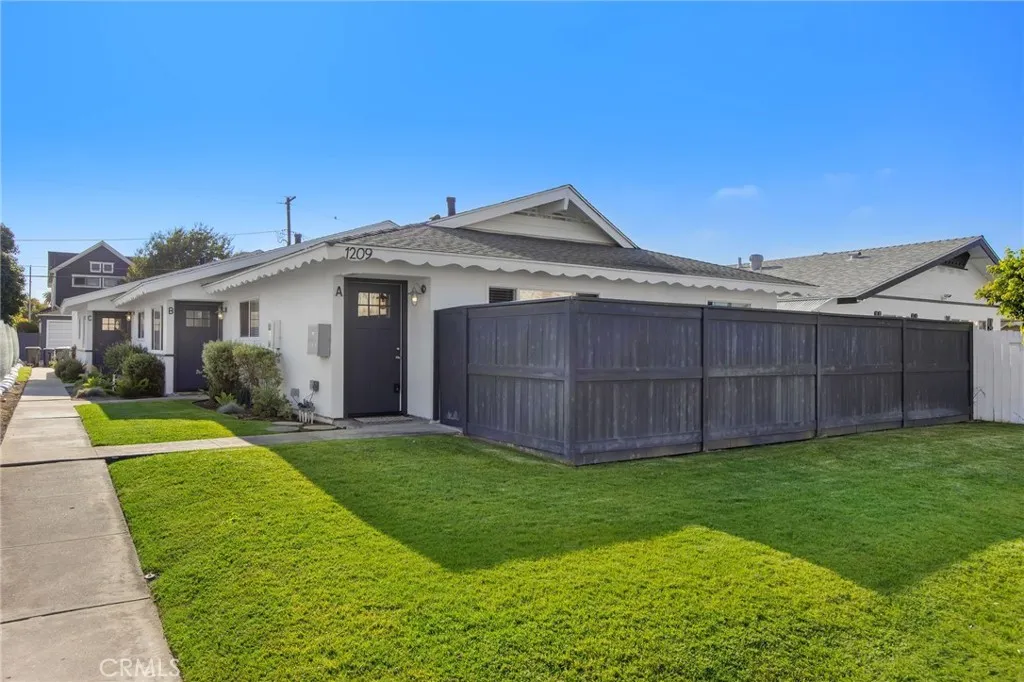 1209 Florida Street, Huntington Beach, CA 92648 - Photo 2 of 35, Huntington Beach, CA