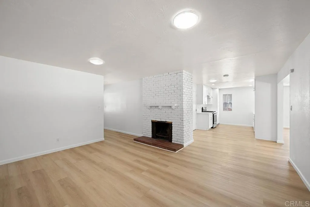 https://cdn.realtyfeed.com/cdn/127/306739014/5735a46af9e90069f09f73b68bcd16f4.webp