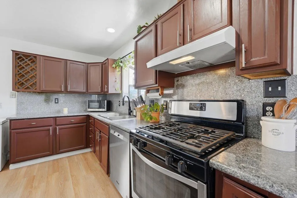Photo #12: PTP2604418 Listing: Photo #12