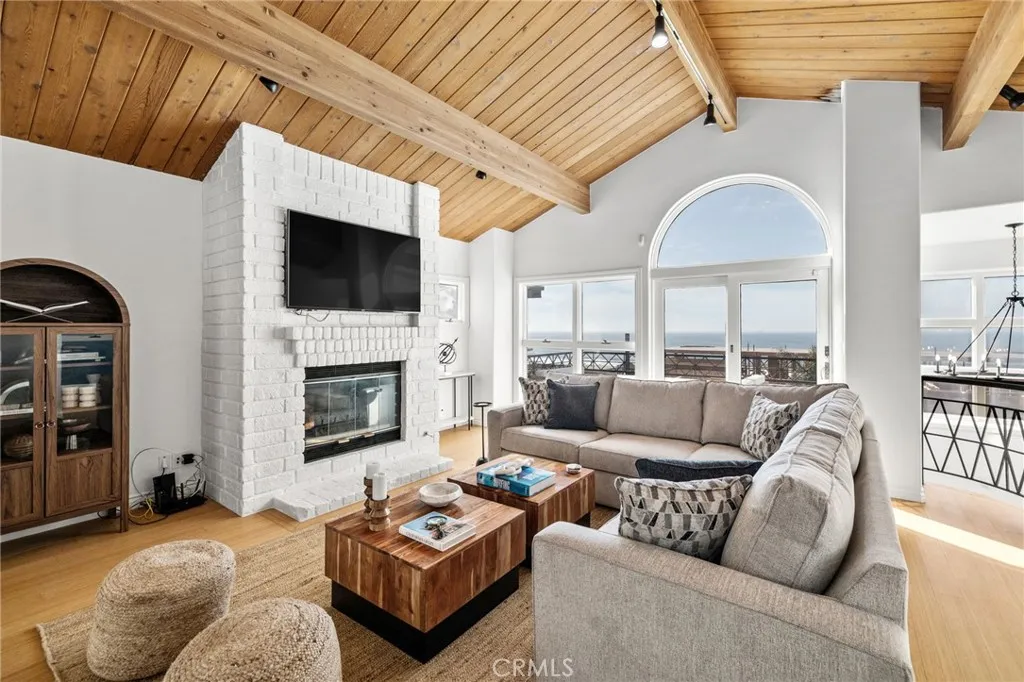 Manhattan Beach, CA 90266