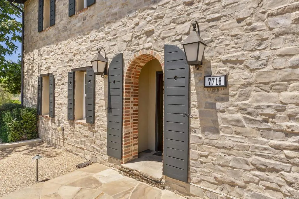 https://cdn.realtyfeed.com/cdn/127/306739071/00c2ba72b1763f6aa6951c355644099f.webp