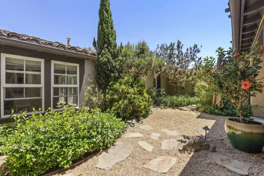 https://cdn.realtyfeed.com/cdn/127/306739071/3ad18ef0d98c97eda0bedc7a4a737b0b.webp