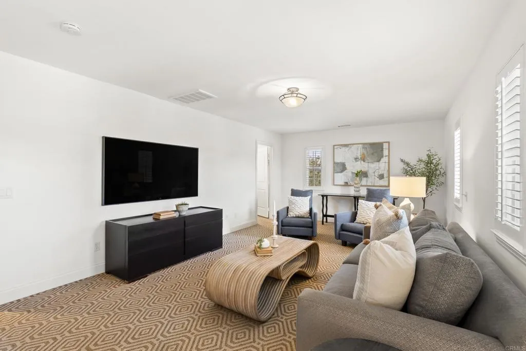https://cdn.realtyfeed.com/cdn/127/306739071/3fe70e5f3dd251a5dd5ad07690f3285e.webp