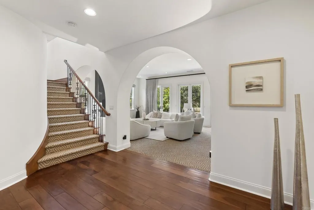 https://cdn.realtyfeed.com/cdn/127/306739071/693ac0765307b46e6ba5514394cae93d.webp