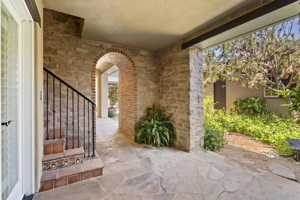 https://cdn.realtyfeed.com/cdn/127/306739071/80288e2ca9f05376988f2319ffc2ce61.webp