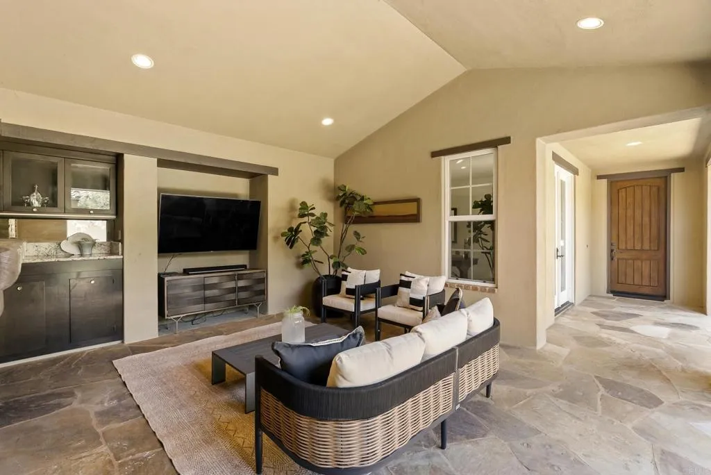 https://cdn.realtyfeed.com/cdn/127/306739071/83670de588e606208f22447ecfd4b73f.webp