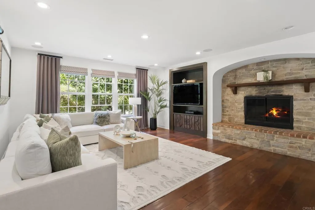 https://cdn.realtyfeed.com/cdn/127/306739071/8dc274aeb3232c77b7241112da1d6a38.webp