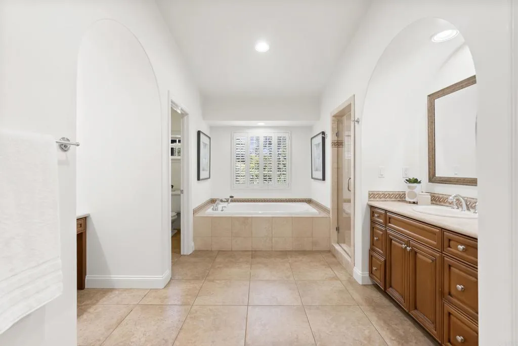 https://cdn.realtyfeed.com/cdn/127/306739071/a9bbe3f4d04f1615746e3ae72966b94f.webp