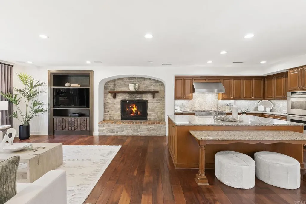 https://cdn.realtyfeed.com/cdn/127/306739071/af87ae75b047eccded8bc0084a27840e.webp