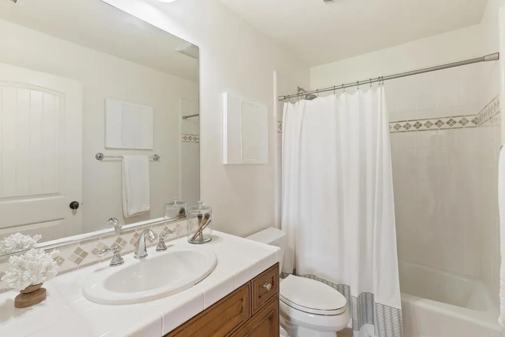 https://cdn.realtyfeed.com/cdn/127/306739071/cdf728bd947fcd41e978cf6497236e39.webp