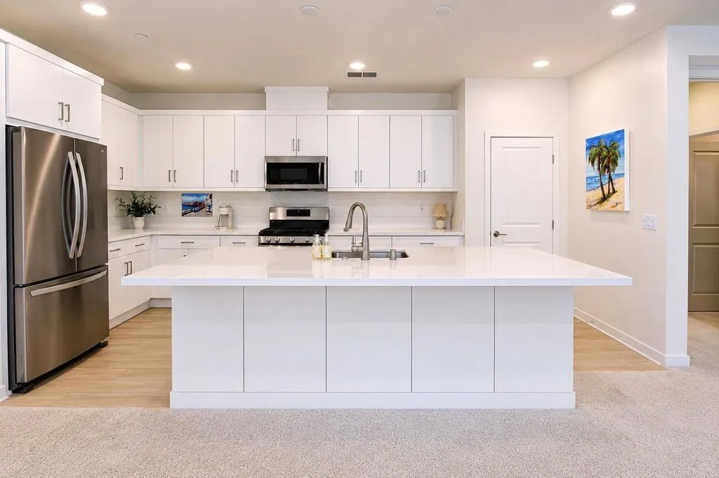 https://cdn.realtyfeed.com/cdn/127/306739073/1135b67dfb543b4bc6eb91ca2a8ab3f6.webp