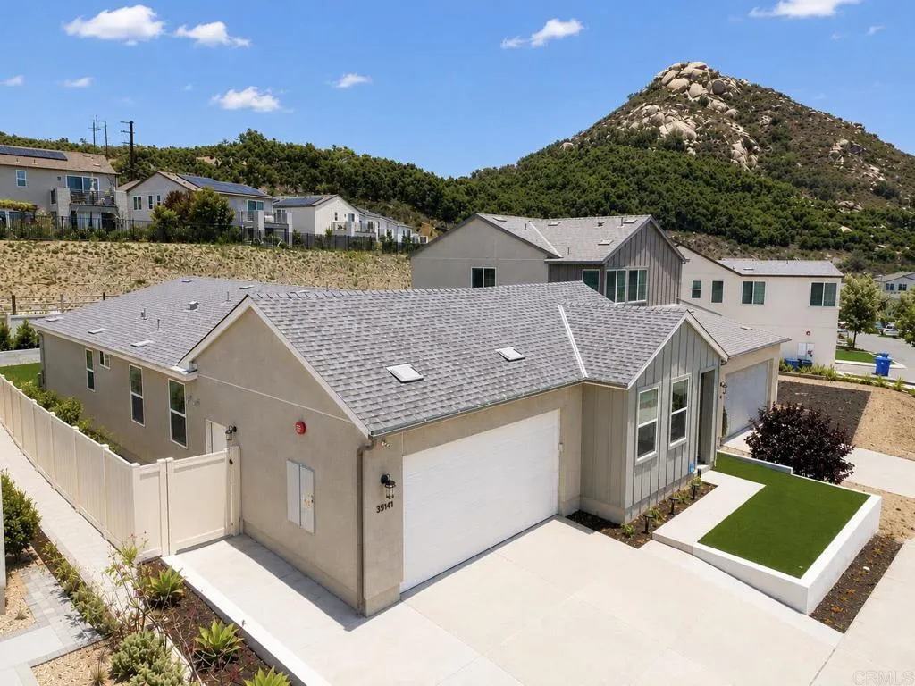 https://cdn.realtyfeed.com/cdn/127/306739073/18b00462981e0824cb553cef7abe4a5c.webp