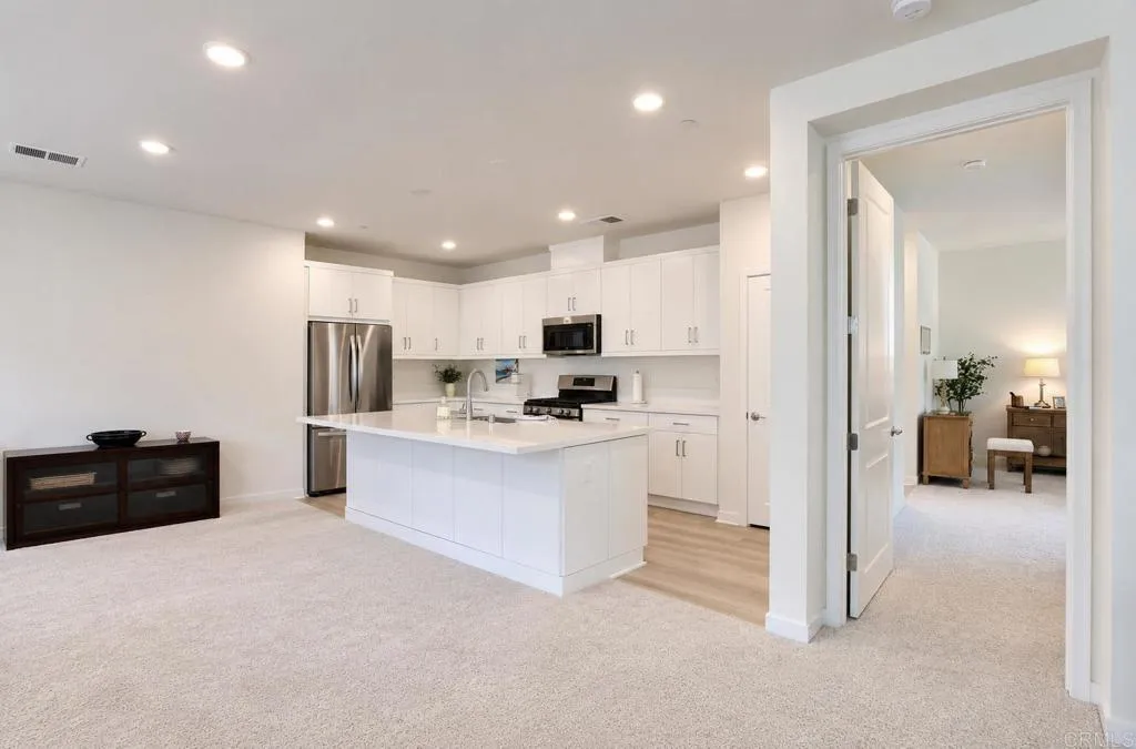 https://cdn.realtyfeed.com/cdn/127/306739073/87113b70bcd93af72ef6672330607eac.webp
