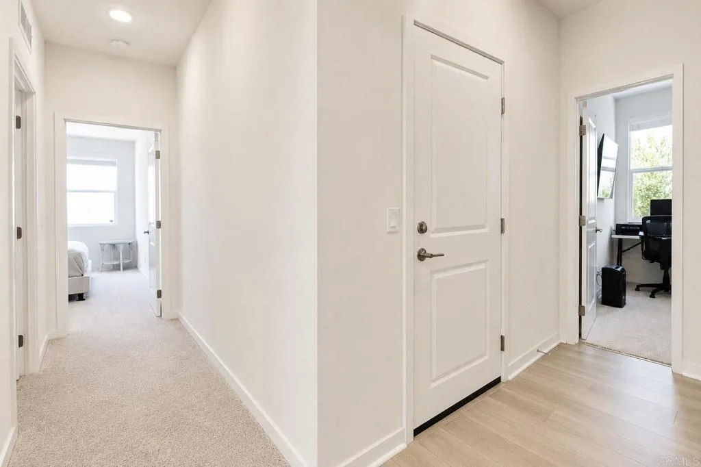 https://cdn.realtyfeed.com/cdn/127/306739073/88d1246f76d679bccf9f8f957b2dbf27.webp