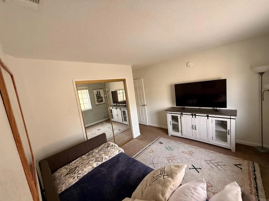 https://cdn.realtyfeed.com/cdn/127/306739083/a258ecc1b0e6300a47ba72ee6a213d13.webp