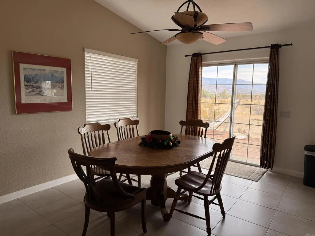 https://cdn.realtyfeed.com/cdn/127/306739083/e85f39d58037aef1bf948086f3fd9074.webp
