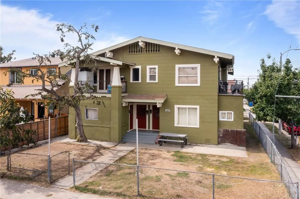 2103 3rd Avenue, Los Angeles, CA 90018 - Photo 2 of 13, Los Angeles, CA