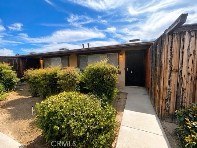 Apple Valley, CA 92307