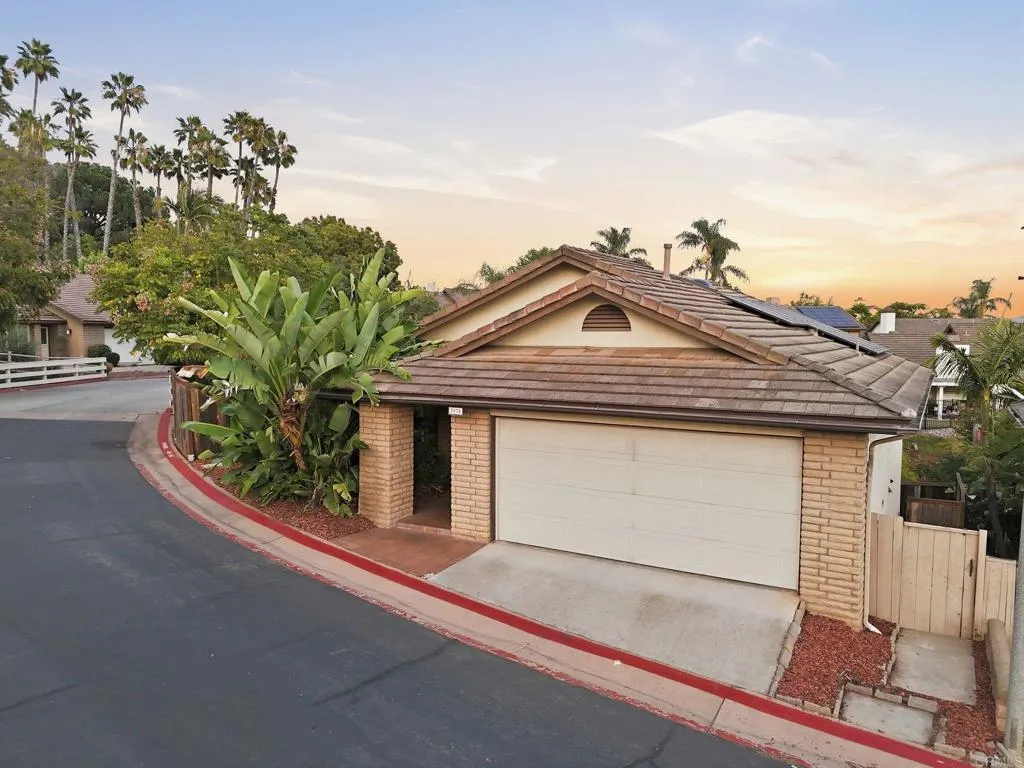 https://cdn.realtyfeed.com/cdn/127/306739369/37f0dcc9ae401de45e0466a776debd80.webp
