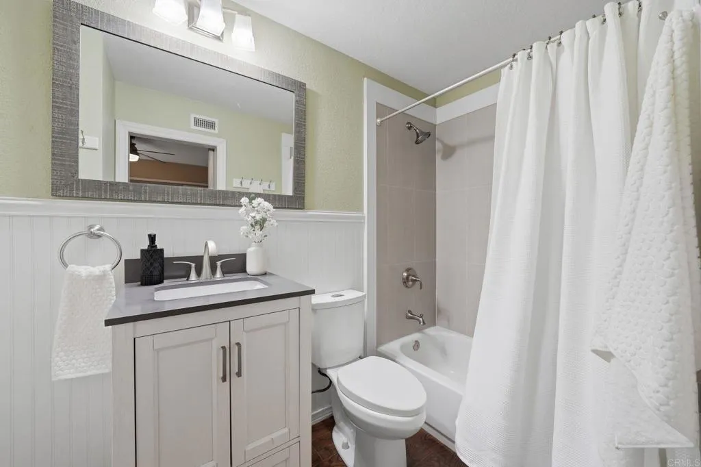 https://cdn.realtyfeed.com/cdn/127/306739369/af14d3ae36051d34d51fc514d915a508.webp