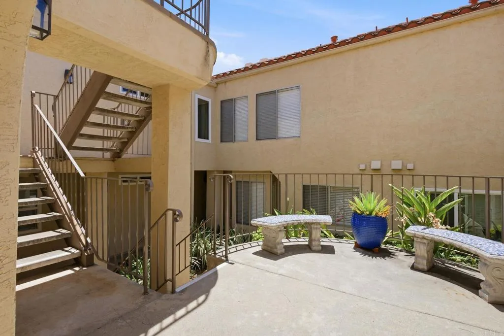 https://cdn.realtyfeed.com/cdn/127/306739375/968f6212fec7a8098829613f2546f6f9.webp