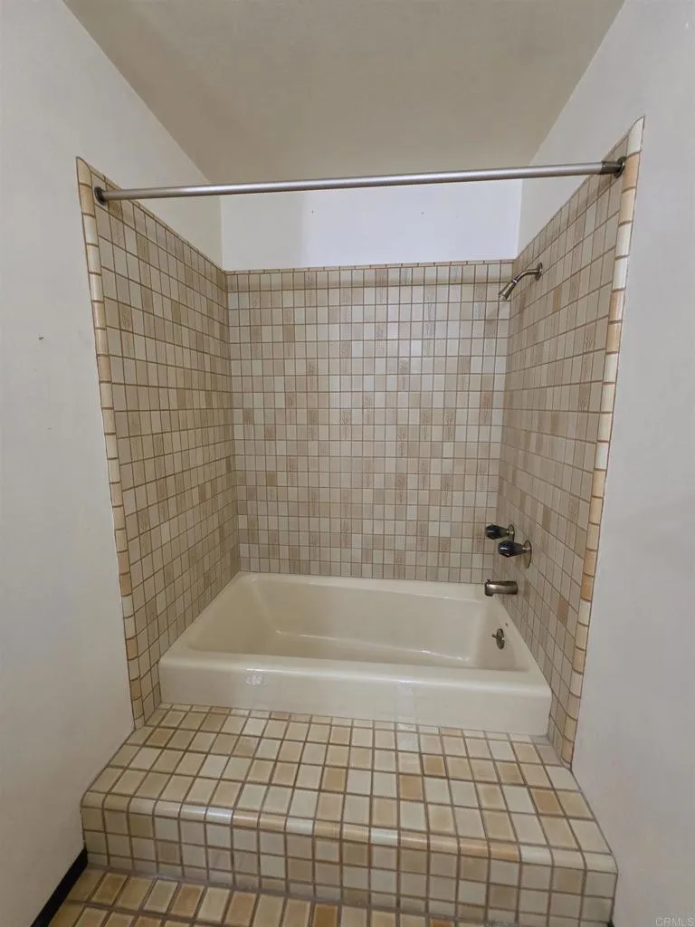 https://cdn.realtyfeed.com/cdn/127/306739402/27b0313ca7356a70348e3ca685cdb233.webp