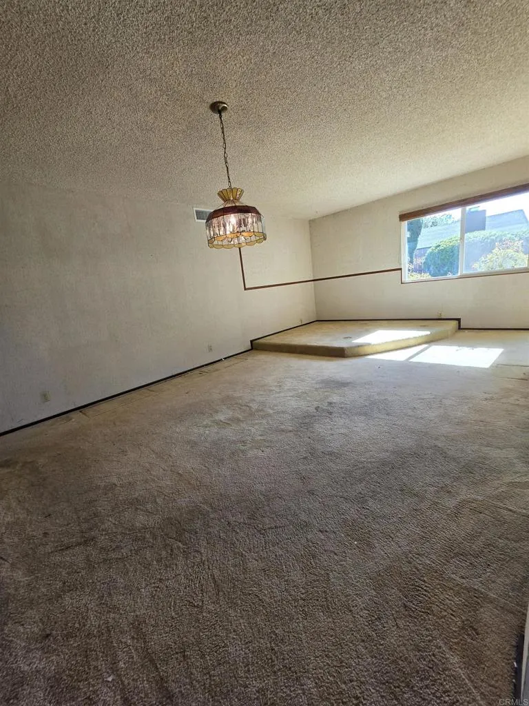 https://cdn.realtyfeed.com/cdn/127/306739402/6810dc2369e1e76c033bb6d321cfdb3b.webp