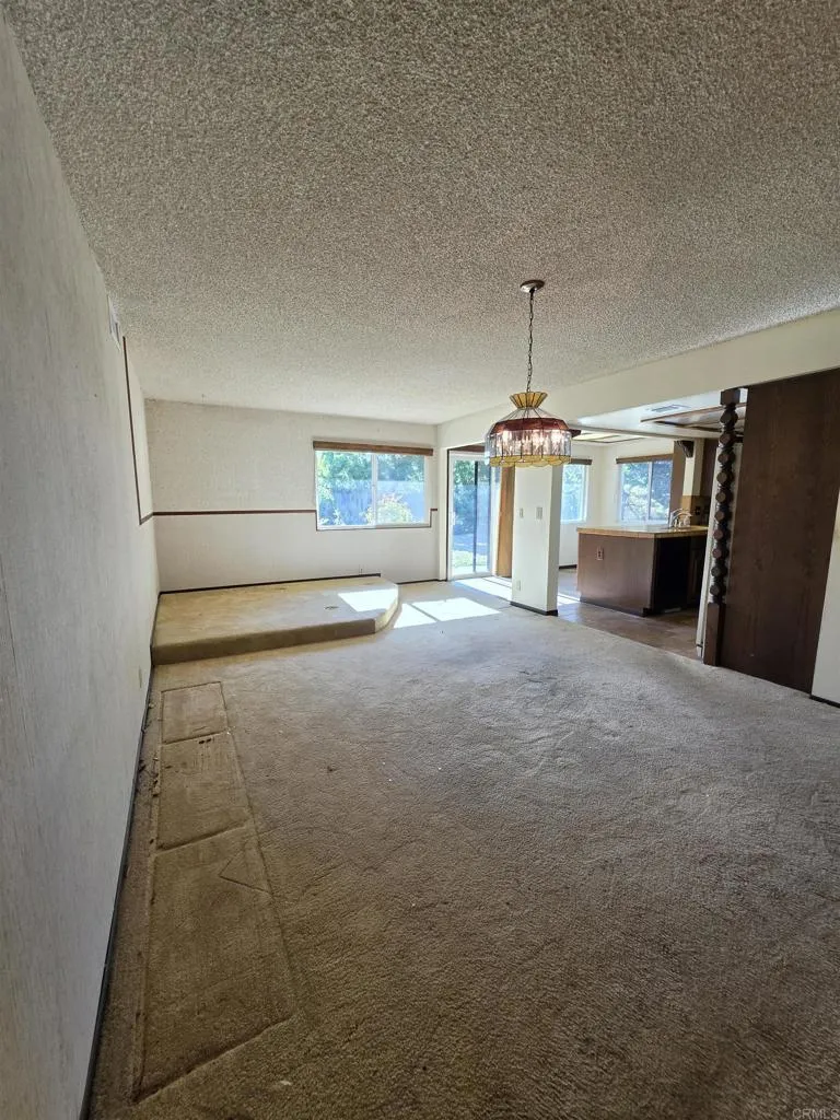 https://cdn.realtyfeed.com/cdn/127/306739402/f59c6b3a8a464079854506b015c83f5e.webp