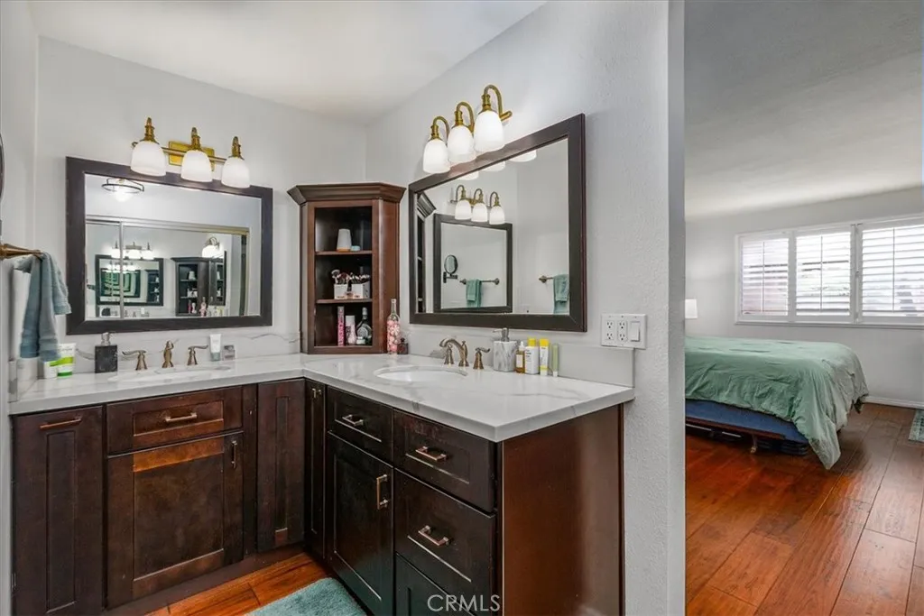 https://cdn.realtyfeed.com/cdn/127/306739403/362b5b0e30e7af9dc1f9d262cc731279.webp