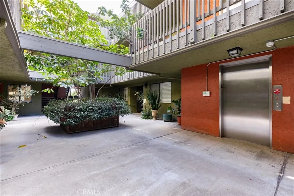 https://cdn.realtyfeed.com/cdn/127/306739403/bea58f3399fc47181993795ac6e6ec91.webp