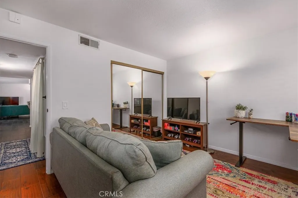 https://cdn.realtyfeed.com/cdn/127/306739403/e0195cf70ffcf69ed20943bc7853ac79.webp