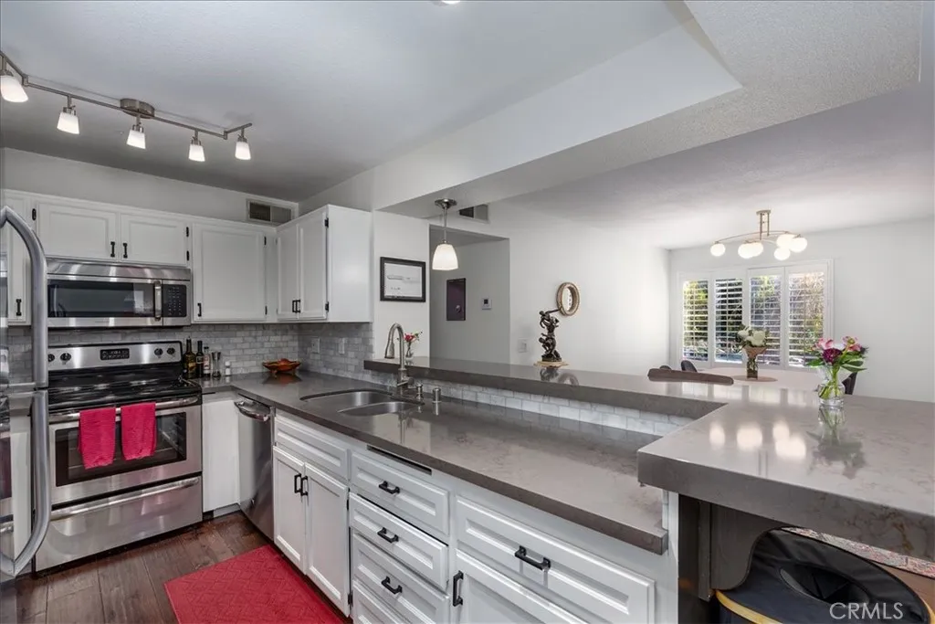 https://cdn.realtyfeed.com/cdn/127/306739403/ea9f403371d75a89184f154486ef2a20.webp