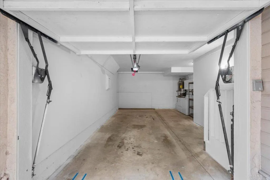 https://cdn.realtyfeed.com/cdn/127/306739404/18edd8e6313adf115de074d338ed1e55.webp