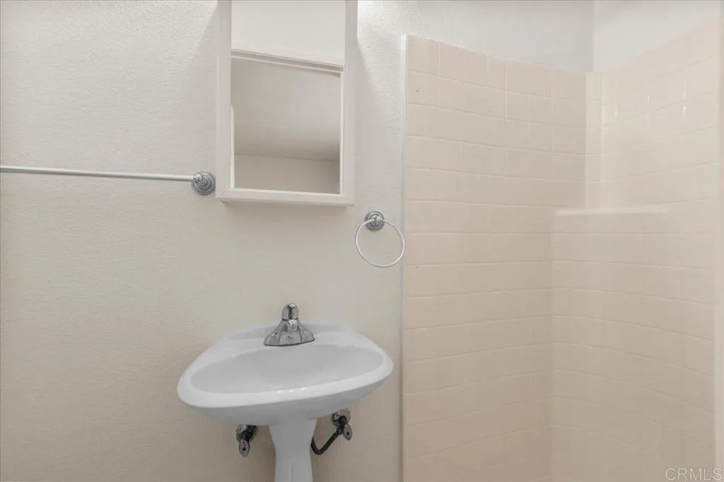 https://cdn.realtyfeed.com/cdn/127/306739404/da7822aecc073b687e245cc71c8d5892.webp