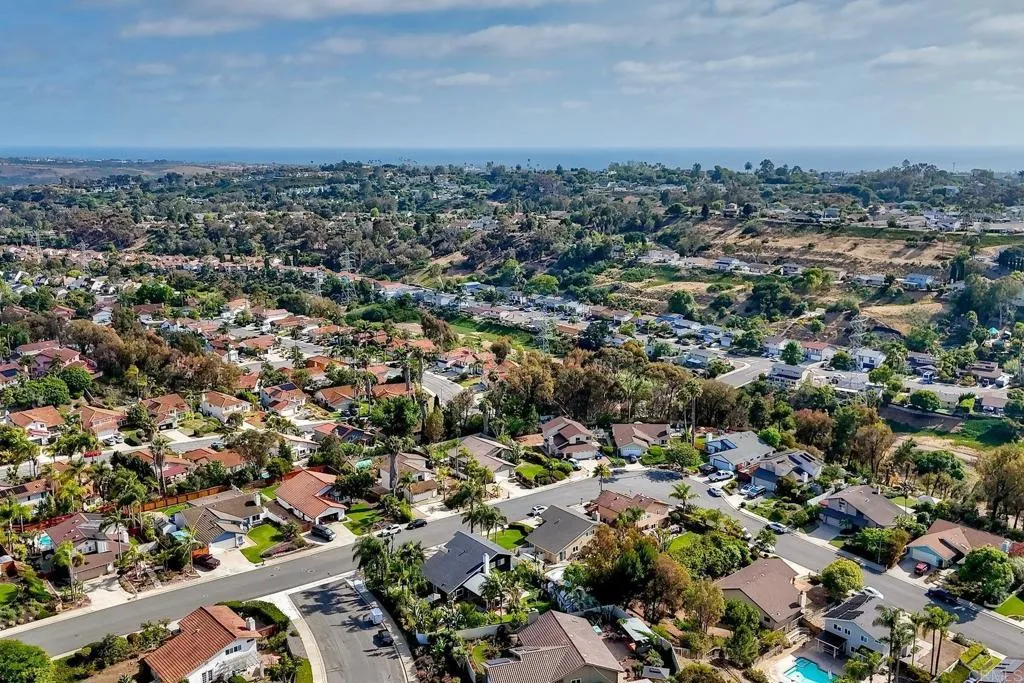 https://cdn.realtyfeed.com/cdn/127/306739406/d4eedb8c59c6a1b82d4d796a97321d54.webp