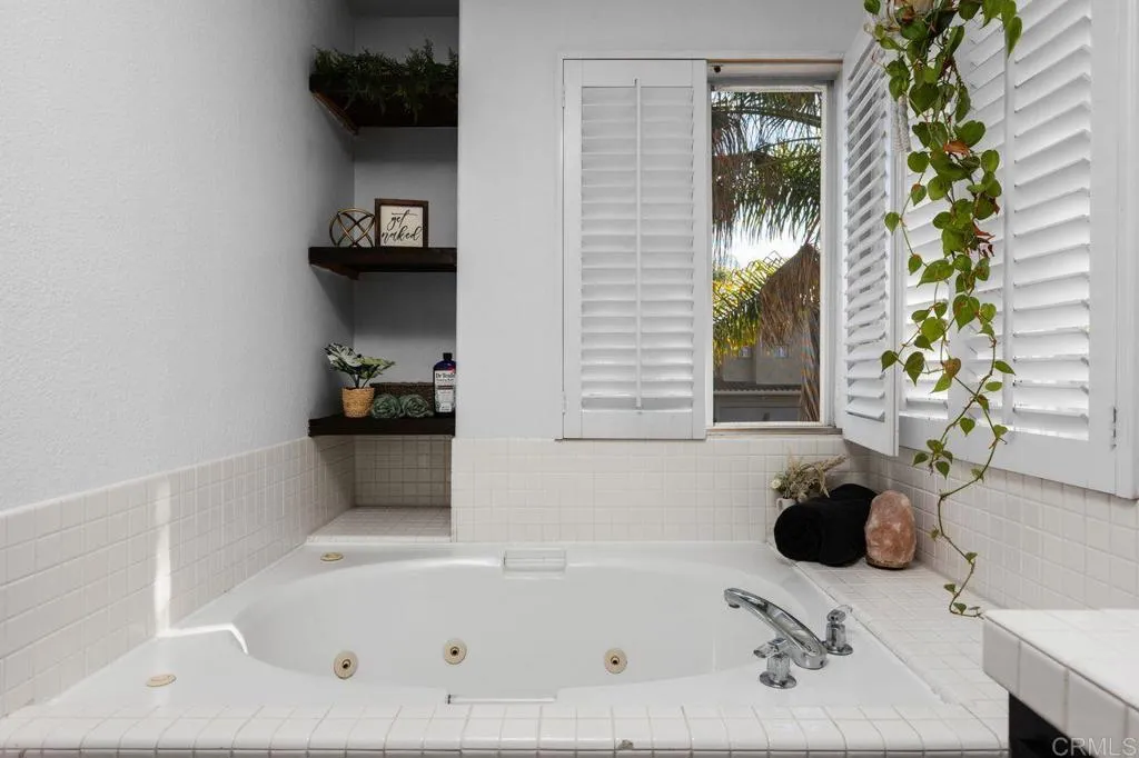 https://cdn.realtyfeed.com/cdn/127/306739496/f46304e7bb0fad1188c13506fc99dd9e.webp