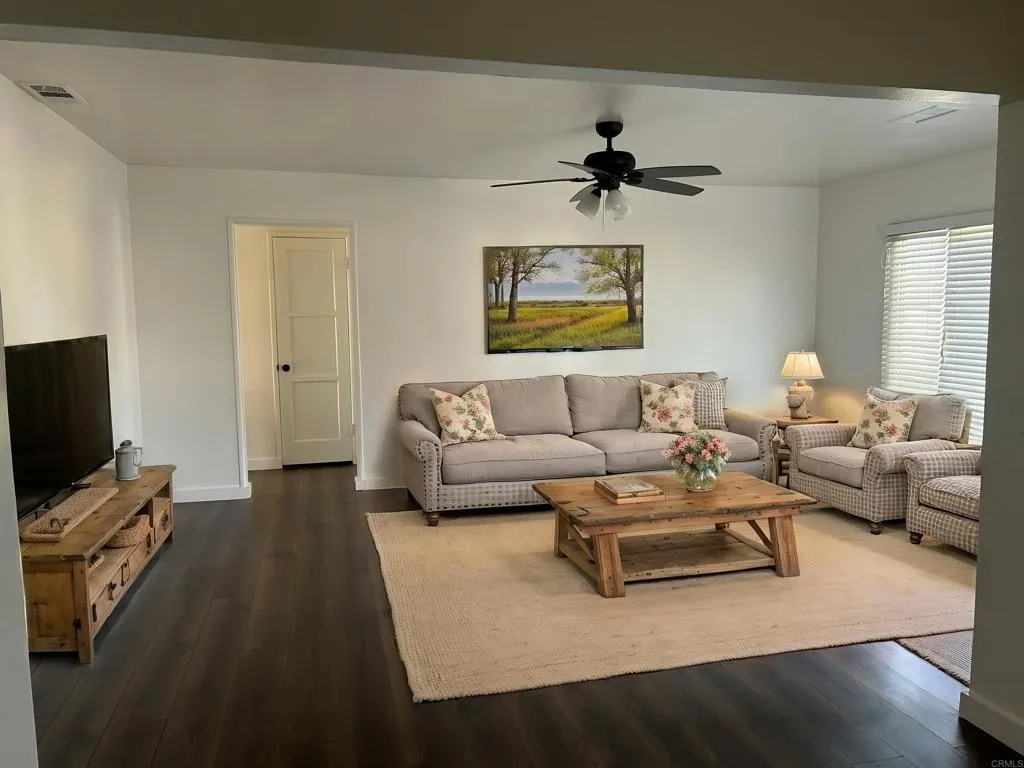 https://cdn.realtyfeed.com/cdn/127/306739533/93e19ee21aec1e41e3eea49b216acde5.webp