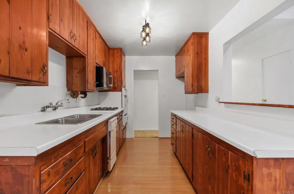 https://cdn.realtyfeed.com/cdn/127/306739593/6e5482164ea09a2648e8cd557585e9ba.webp
