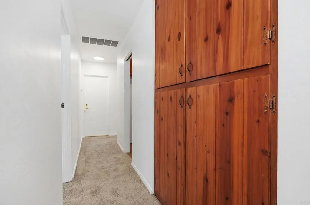https://cdn.realtyfeed.com/cdn/127/306739593/7f8bee56359d5b78149af26a9dc8a1c9.webp
