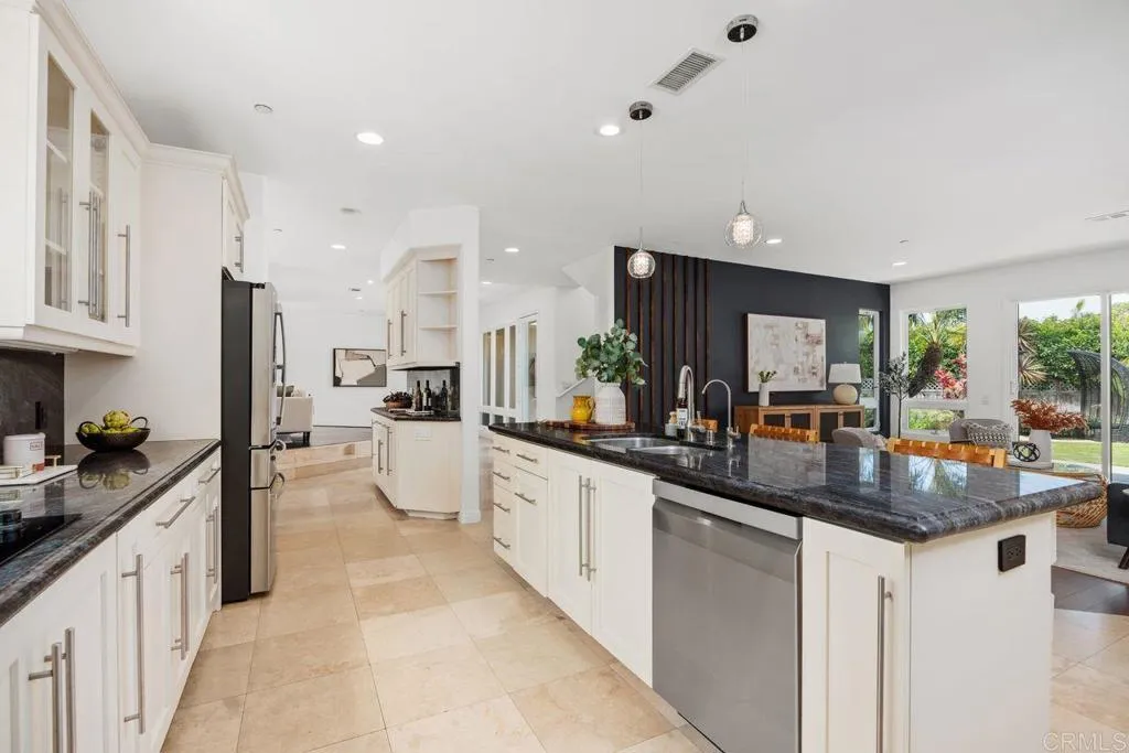 https://cdn.realtyfeed.com/cdn/127/306739599/ccbd905f66c5f16f47d620f8297aeb73.webp