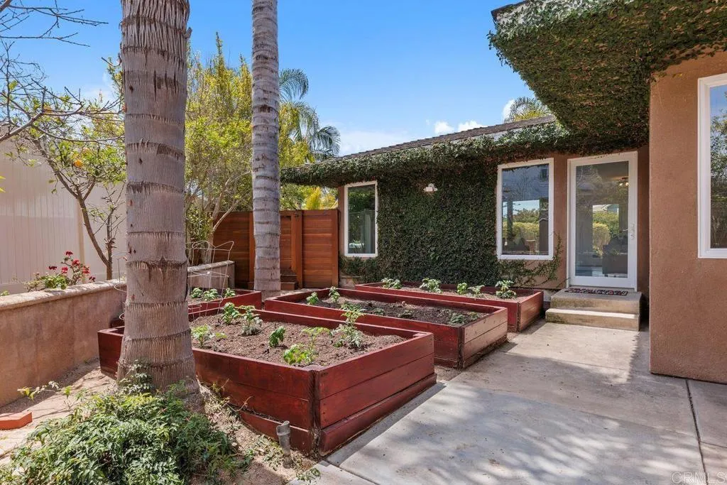 https://cdn.realtyfeed.com/cdn/127/306739599/dfec54ba235cd7152bc4e64c8f84a1f6.webp