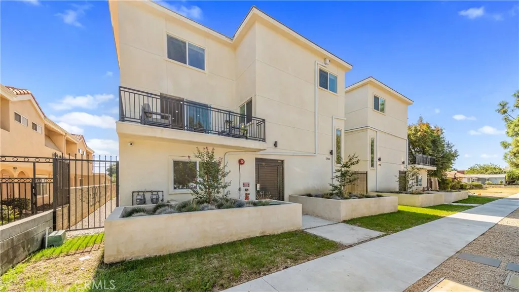 Granada Hills, CA 91344
