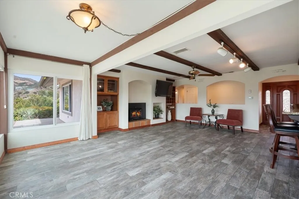 https://cdn.realtyfeed.com/cdn/127/306739656/061ab7cf3b20b2c67c47ae89901bd1c6.webp