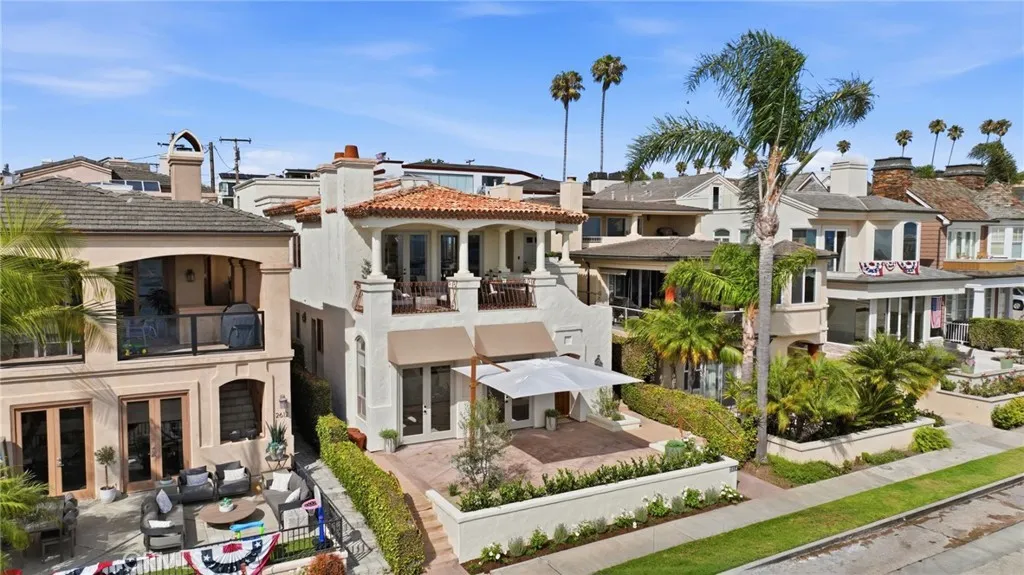 2614 Ocean Blvd Unit B, Corona del Mar, CA 92625 - Photo 3 of 30, Corona Del Mar, CA
