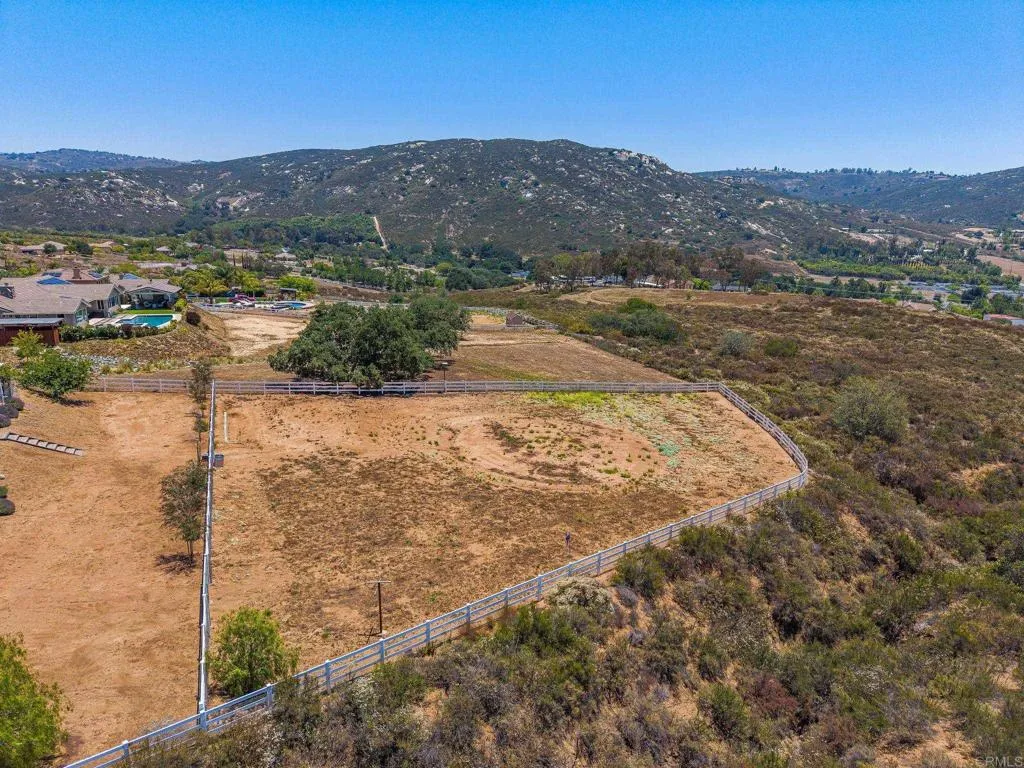 https://cdn.realtyfeed.com/cdn/127/306739720/0c2df73b5a8f0bcfd8c31f5570d94305.webp